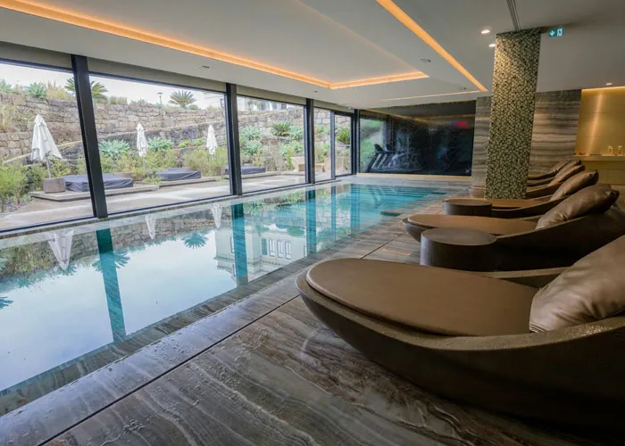 AQUA: Synergistic Pool Equipment Solutions for Dealers