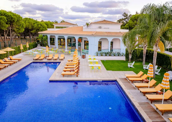 How to Choose the Right Swimming Pool Lights